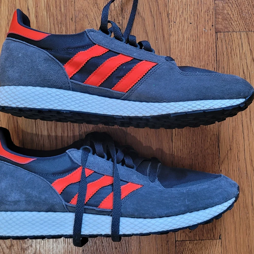 Adidas Gray and Orange/Red Low-Top Sneakers - Like New